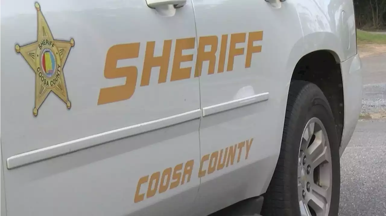 Man killed in crash while fleeing Coosa County deputies, authorities say