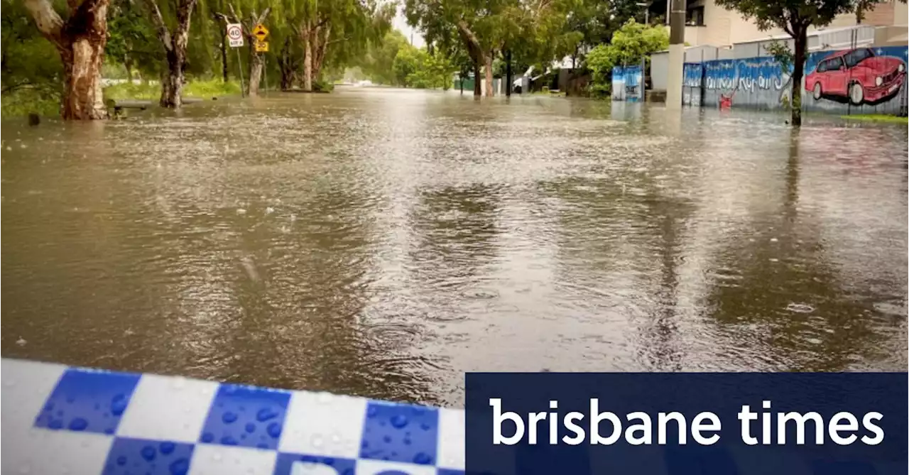 ‘I’ve been up for three days’: Cars swallowed as Rocklea road becomes river