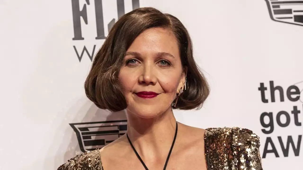 USC Scripter Awards: Maggie Gyllenhaal Wins For ‘The Lost Daughter’; Danny Strong Tops TV With ‘Dopesick’