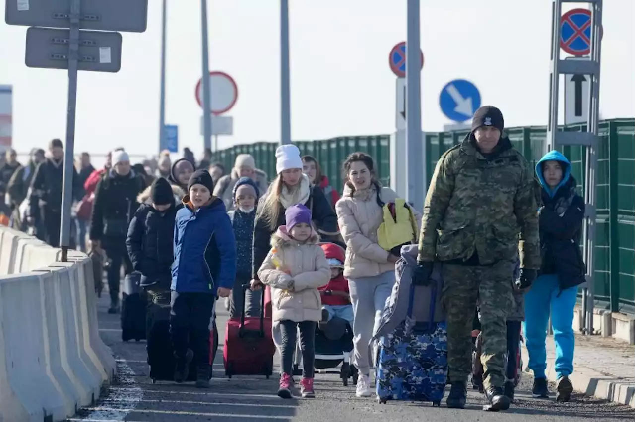 Fleeing to the border: Over 150,000 Ukrainians seek refuge