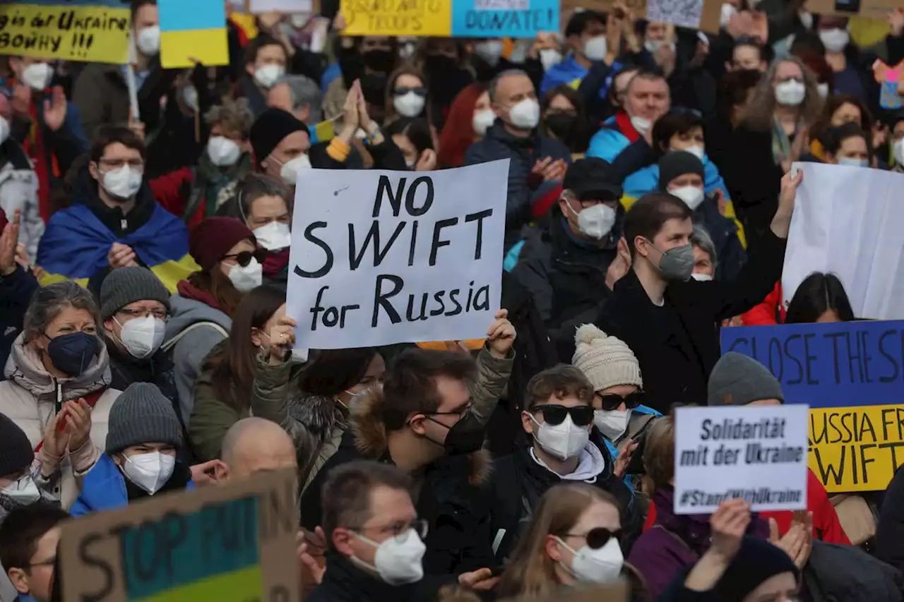 Canada, other Western allies to block Russia’s access to global SWIFT pay system