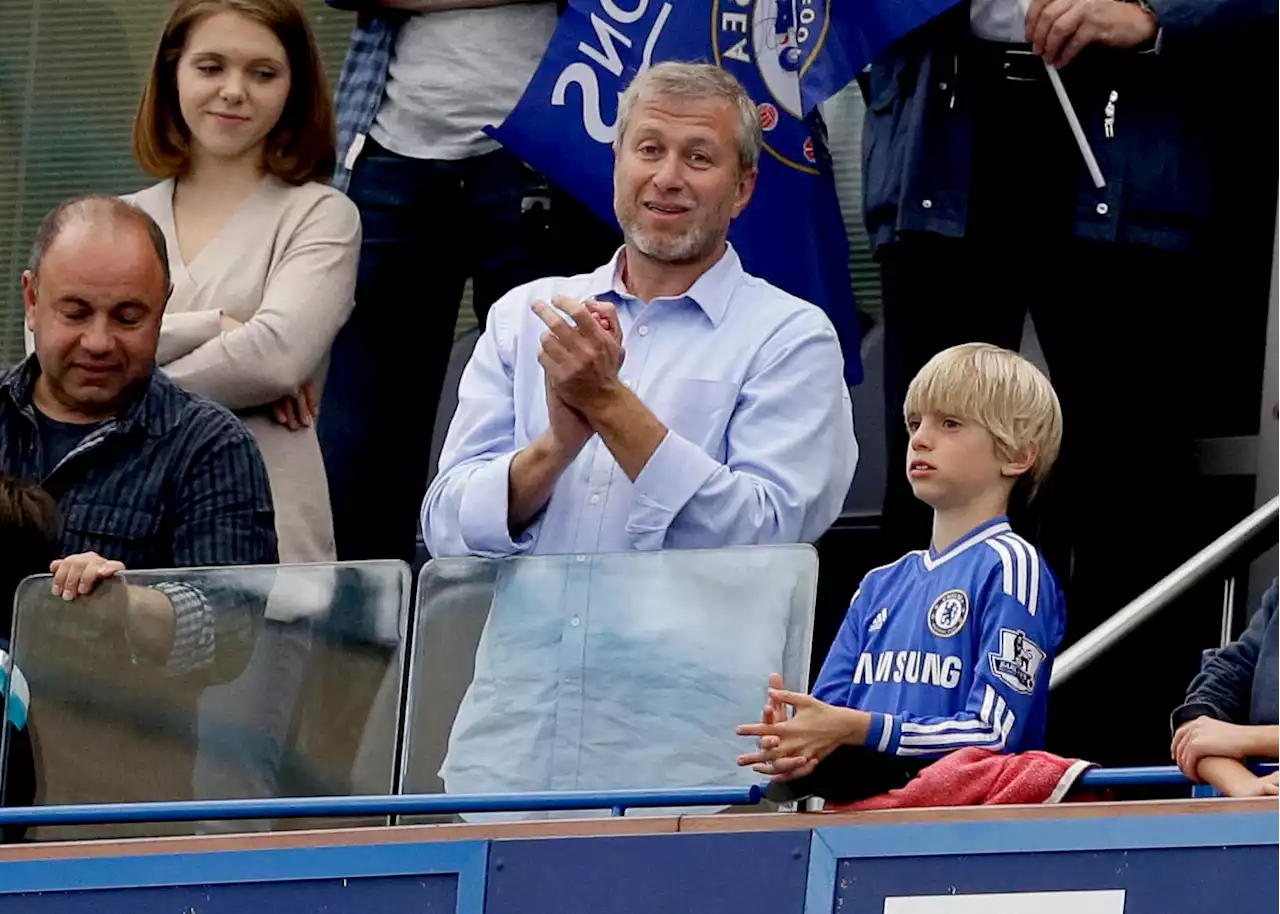 Abramovich relinquishes control of Chelsea, still owns club