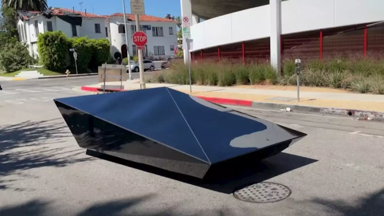 The Lo Res Car: watch a YouTuber driving this strange vehicle