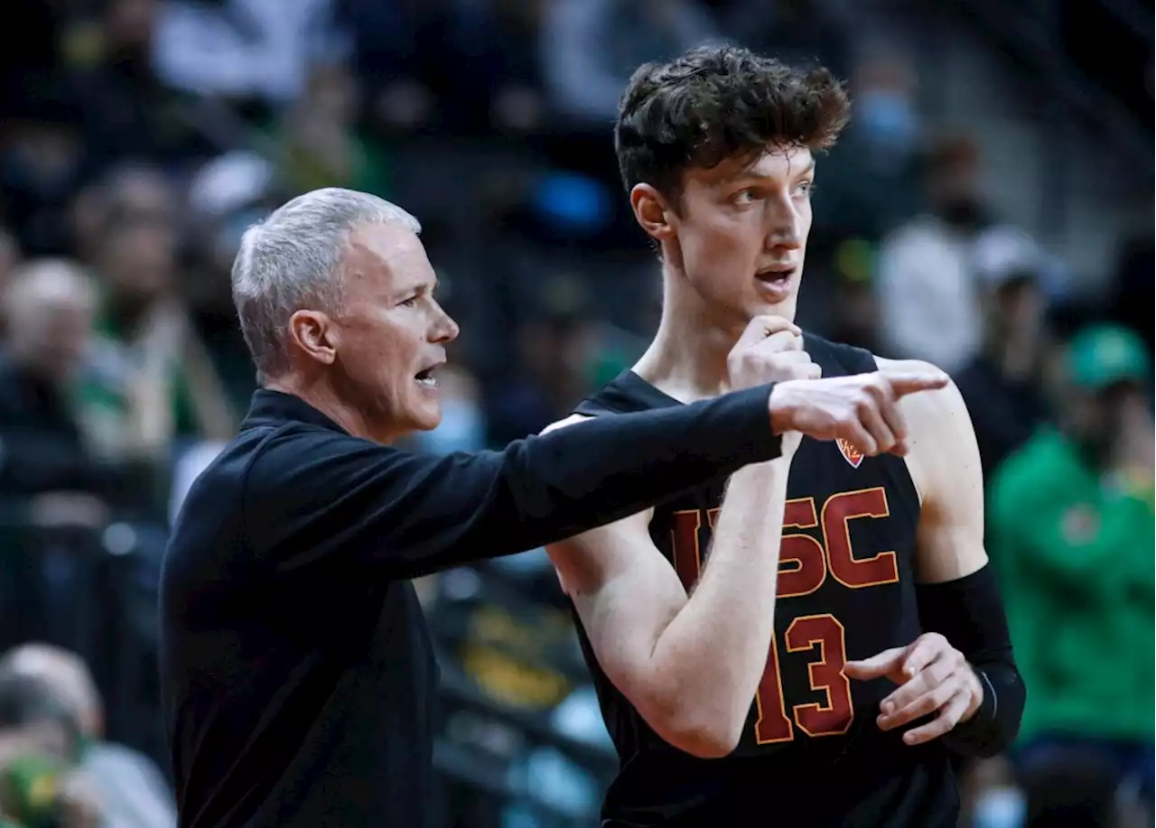 Drew Peterson’s 3 with seconds left lifts No. 16 USC over Oregon