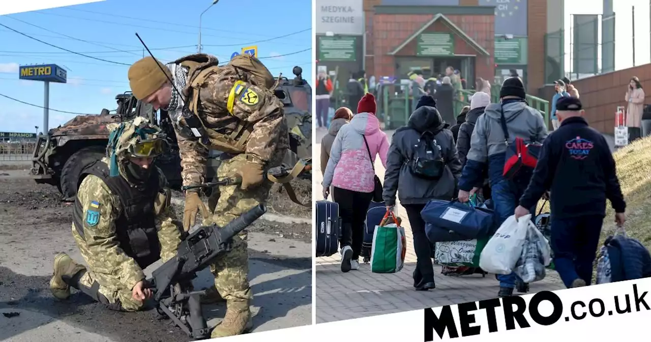 'More than 20,000' Ukrainian expats flood across Polish border to fight Russia