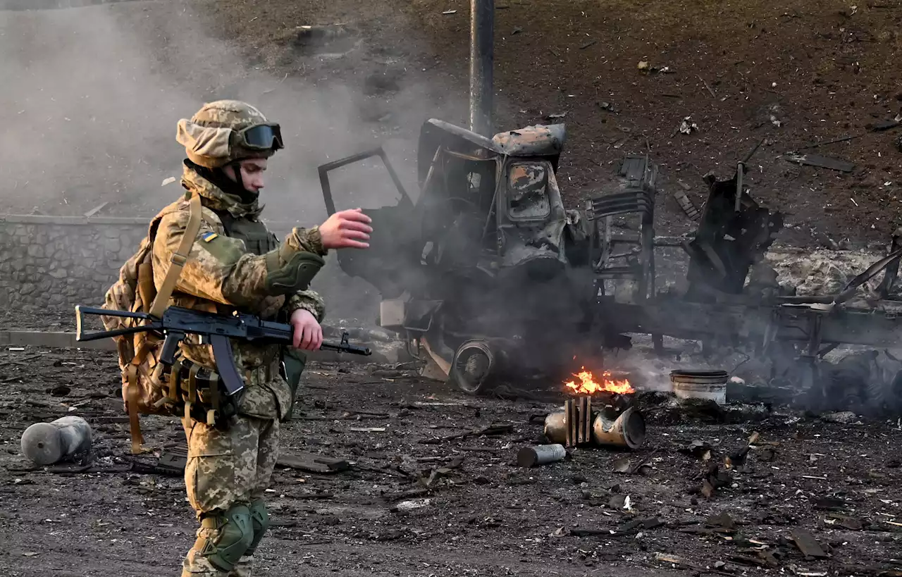 Live Updates: Battle for Kyiv; U.S. and Germany to Send Military Aid to Ukraine