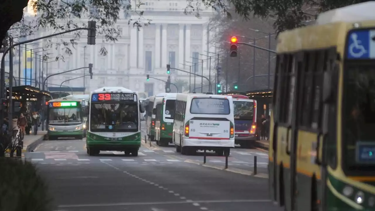 Sin avances en la negociación por el traspaso de los colectivos porteños | El gobierno nacional dice que la Ciudad asiste a los encuentros pero no acerca propuestas