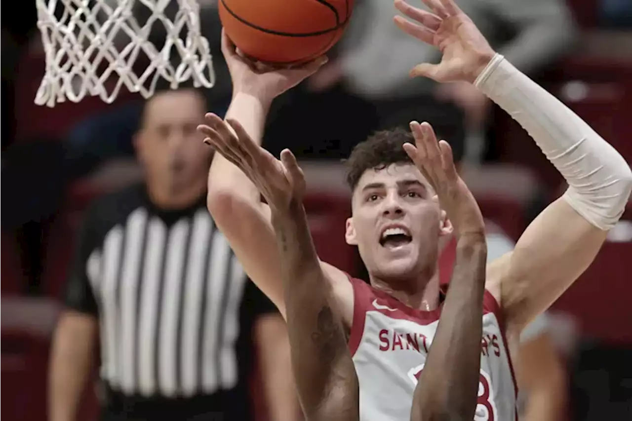 St. Joseph’s loses late to St. Bonaventure, 54-52