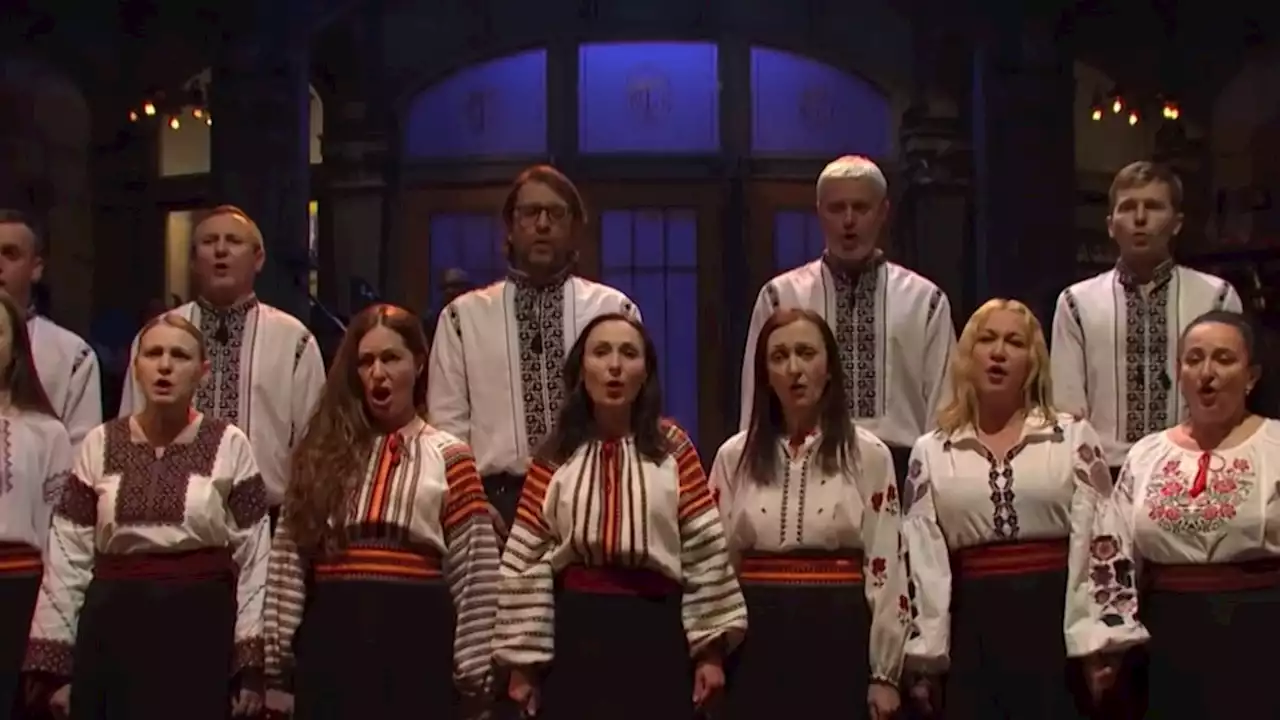 'SNL' Cold Open's Moving Tribute to Ukraine, John Mulaney Hosts