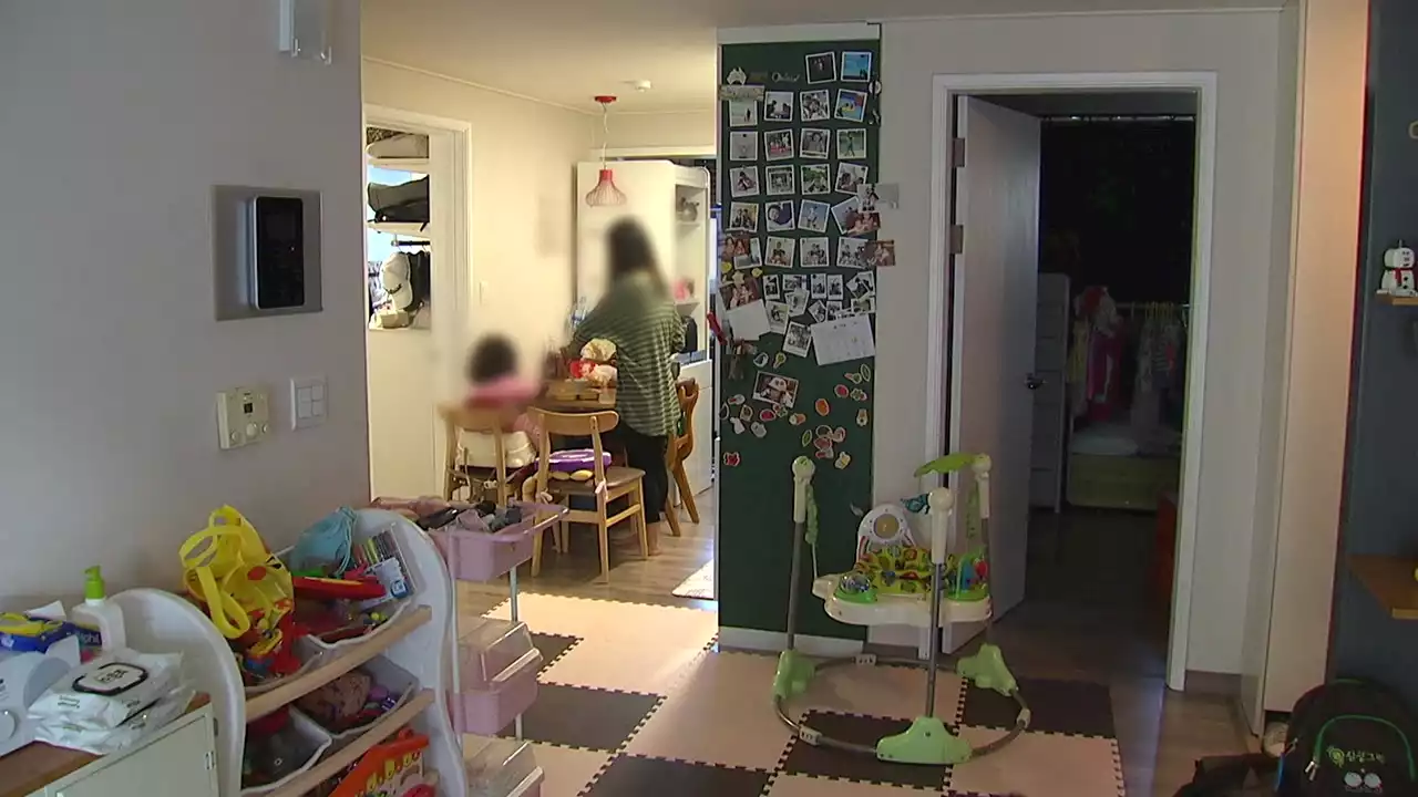 재택치료자 이번 주 100만 명...'가족 간 감염' 비상