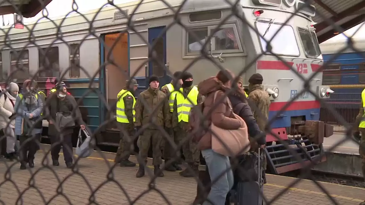 500,000+ refugees flee Ukraine since Russia waged war