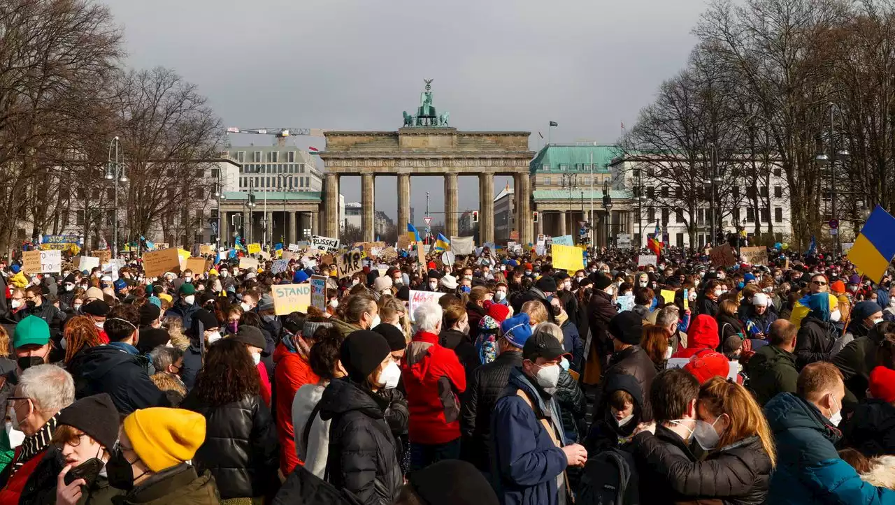 Demonstration in Berlin gegen Krieg in der Ukraine: Gegen die Sprachlosigkeit dieser Tage