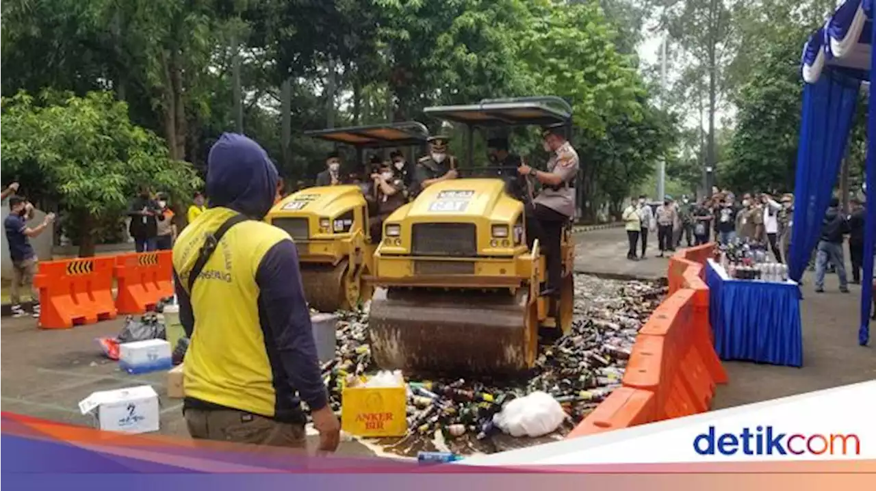 Walkot Arief Gilas 4.837 Botol Miras di HUT ke-29 Kota Tangerang