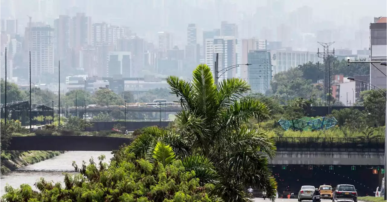 Atentos: aunque el aire mejoró, desde hoy rige el pico y placa ambiental