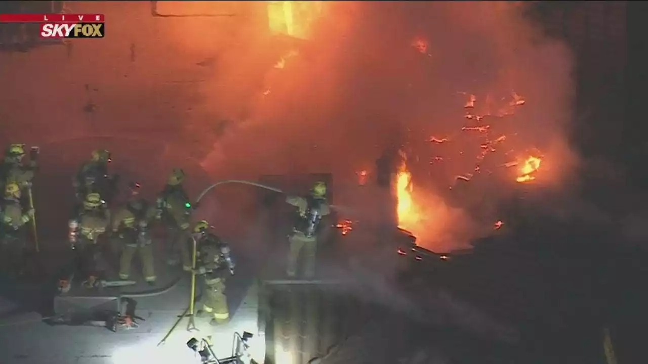 Firefighters knock down house fire in Sherman Oaks