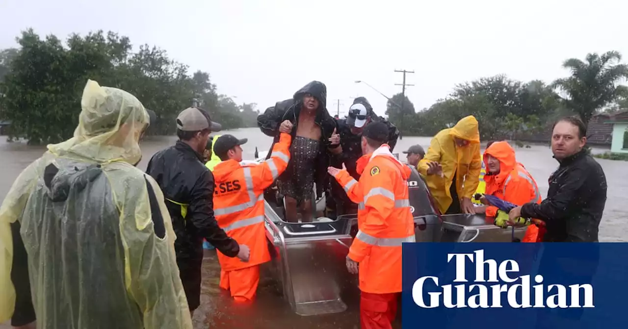 Messaging from rooftops: Lismore’s flooded residents document a disaster