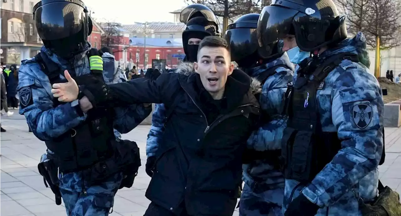 Putin también arremete en Rusia; detenidos en protestas superan los 5.000 - Pulzo