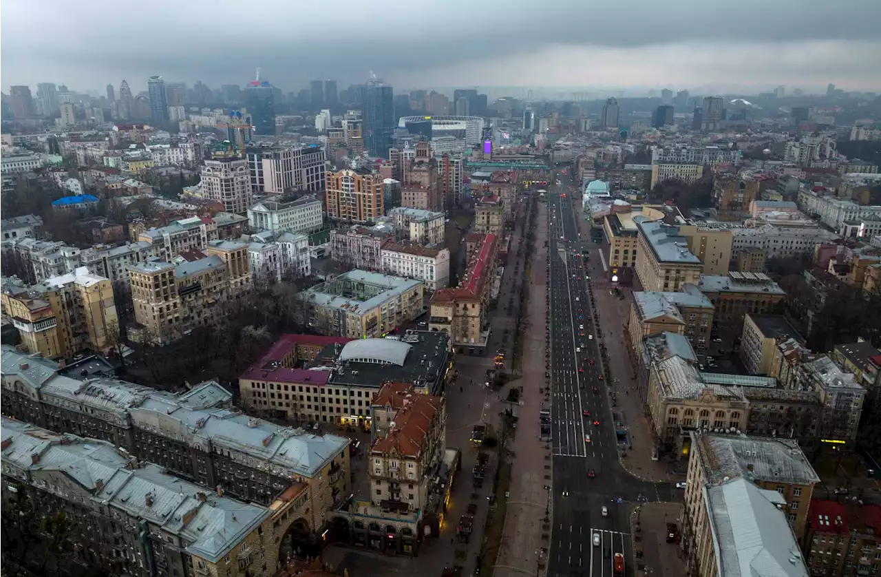 Satellite images show huge convoy of Russian troops near Kyiv