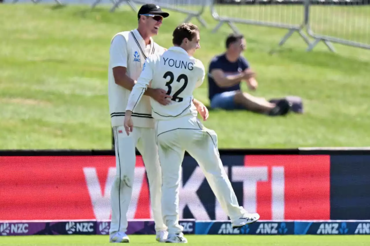 WATCH: New Zealander Will Young takes one of best catches you'll see