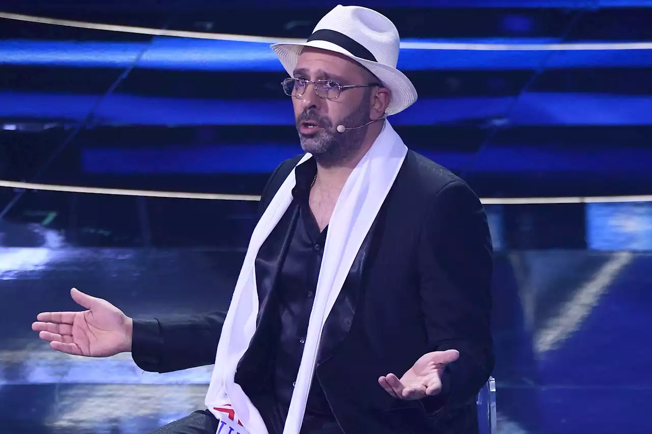 Sanremo 2022, Gismondo contro Zalone virologo: 'Porti rispetto'