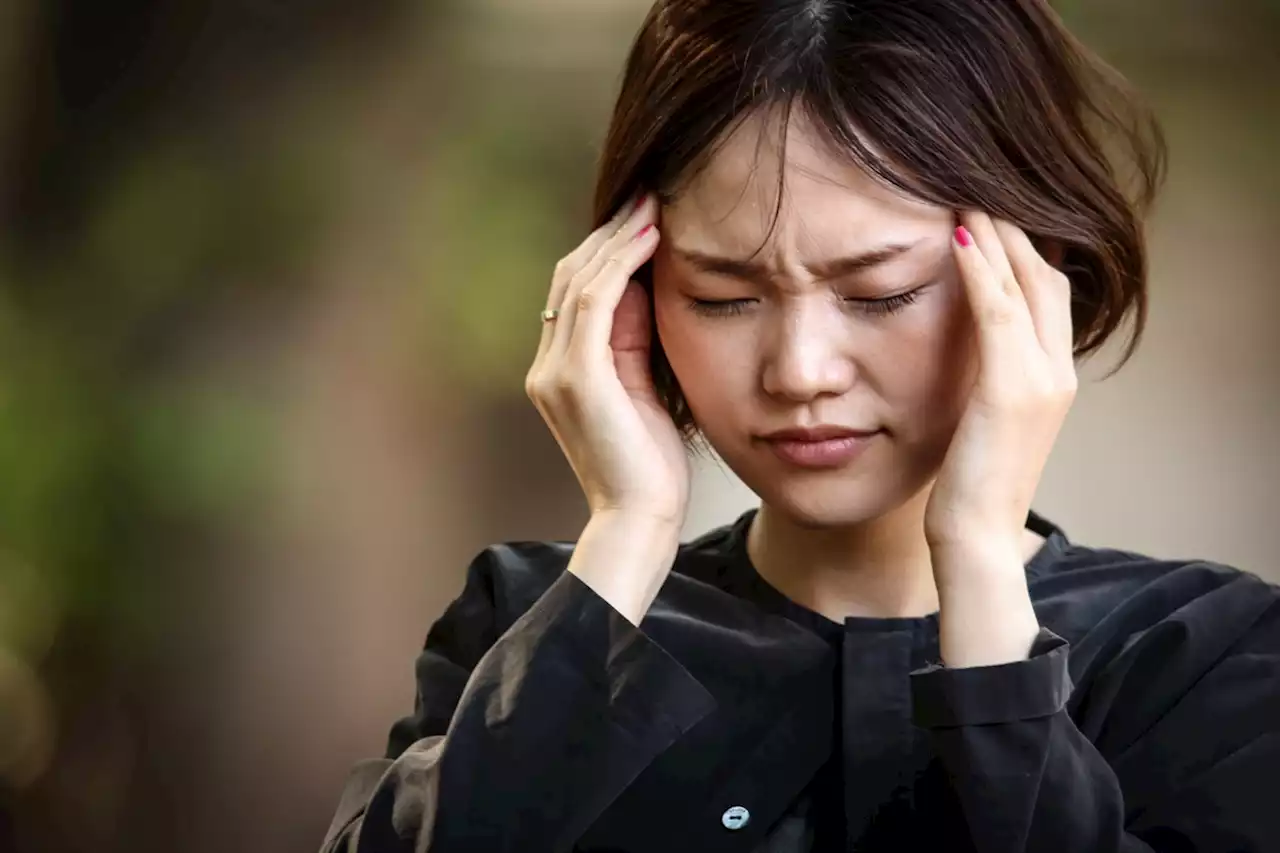 5 Signs Your Headache Is Omicron, Doctors Warn — Best Life