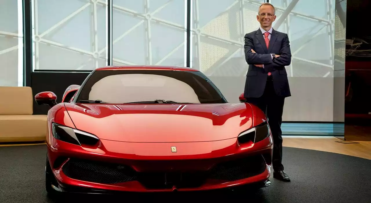 Ruggito Ferrari: 2021, l'anno migliore della storia. Vigna: «Merito dei nostri dipendenti, a loro un premio di 12 mila euro»