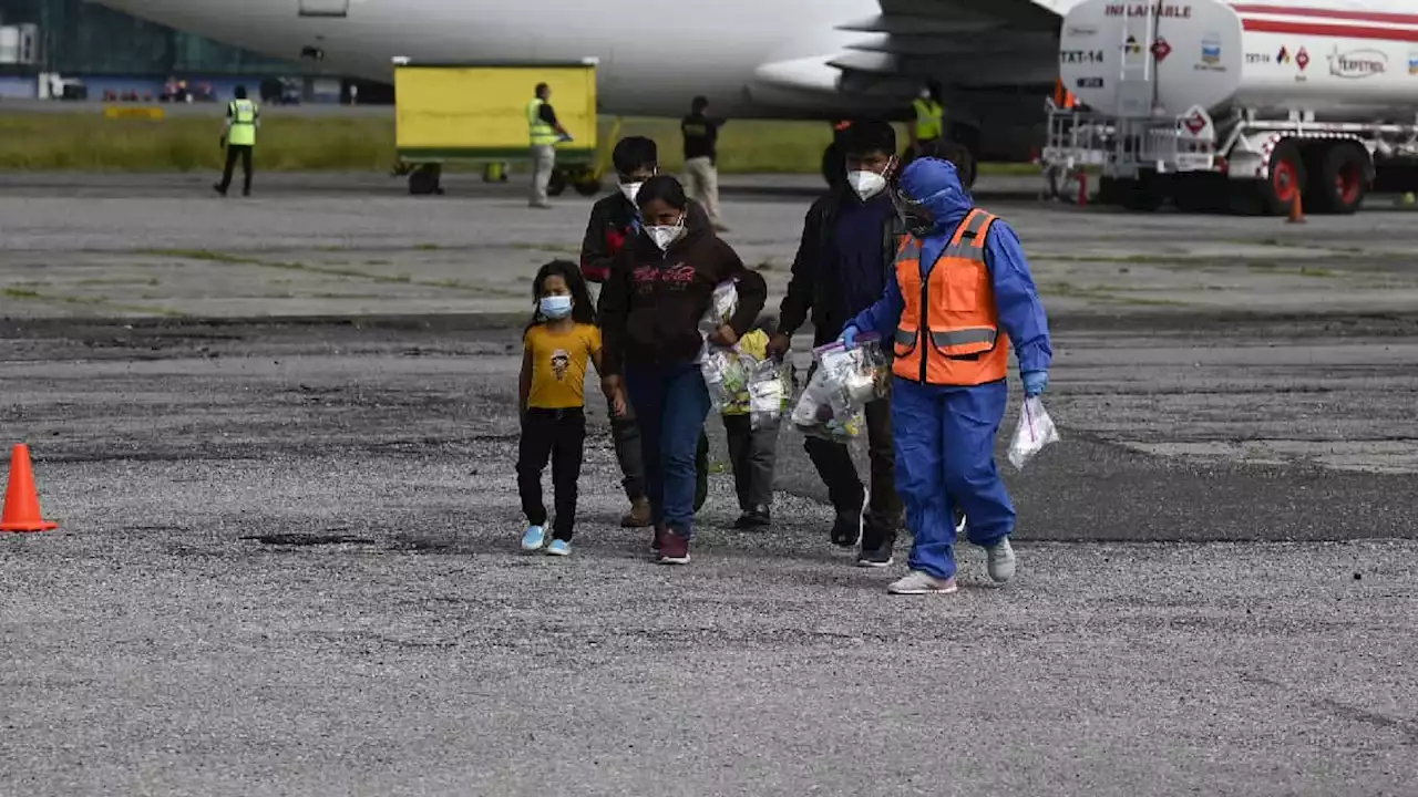 Estados Unidos asegura que sí hay acuerdo para deportar migrantes venezolanos a Colombia