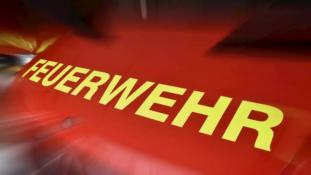 Kirchheim - Lagerhalle geht in Flammen auf