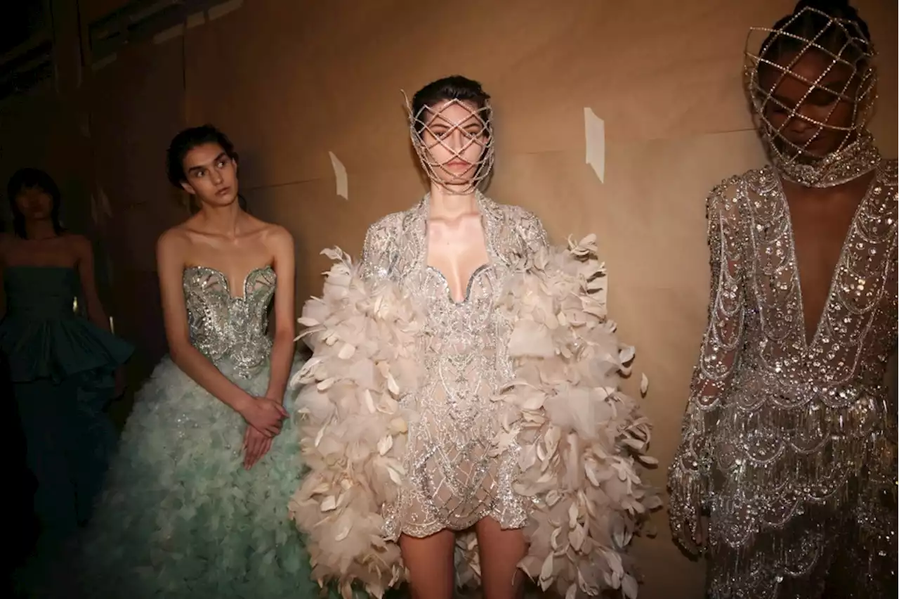 Paris Couture 2022 Trend: Grand Gestures