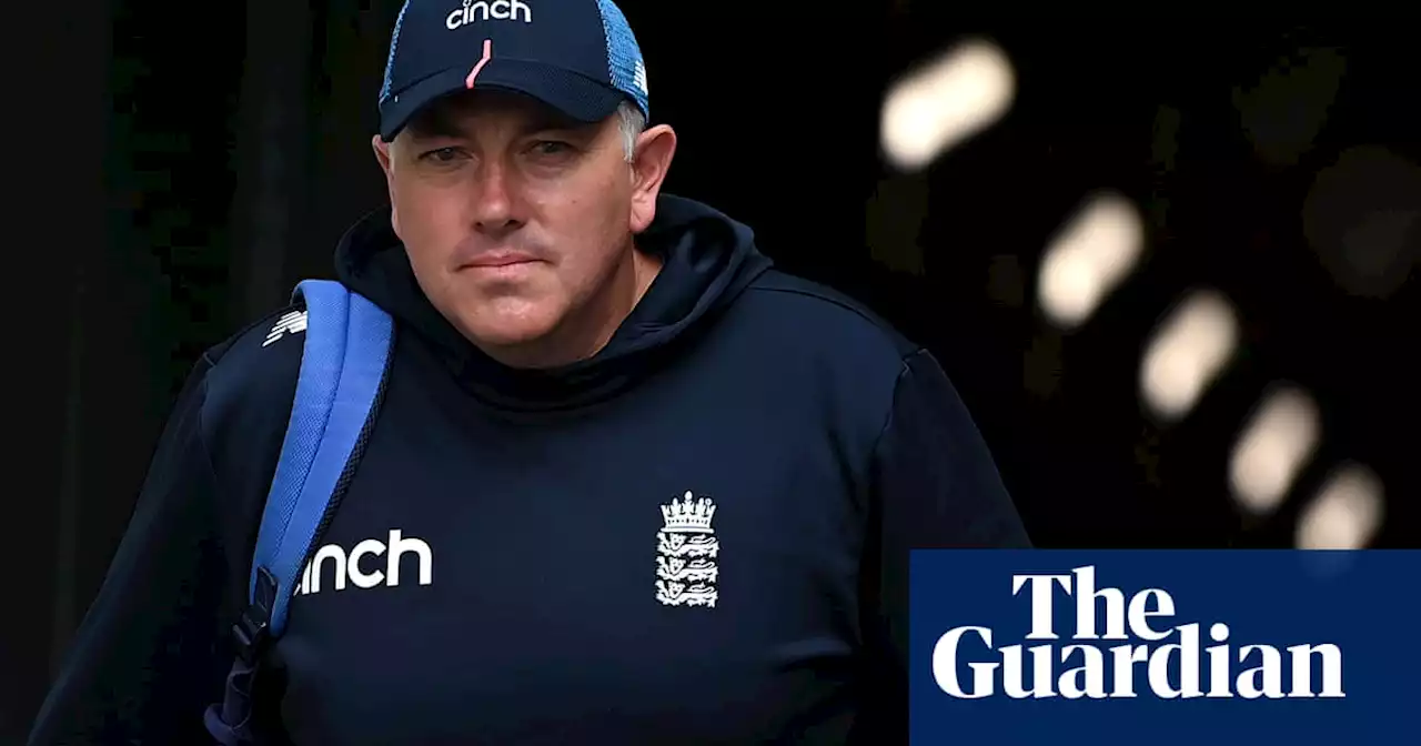 England sack Chris Silverwood with Strauss to pick interim head coach