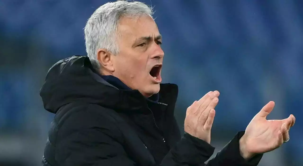 Mourinho: «Zaniolo? Rimarrà con noi fino al 2024. Almeno»