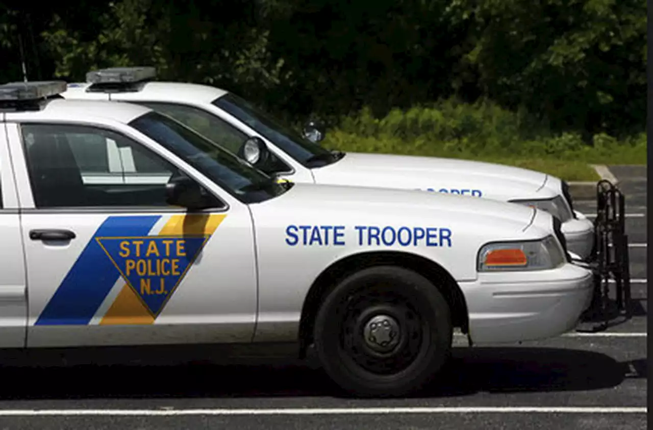 1 killed in early-morning crash on Route 24 ramp, cops say