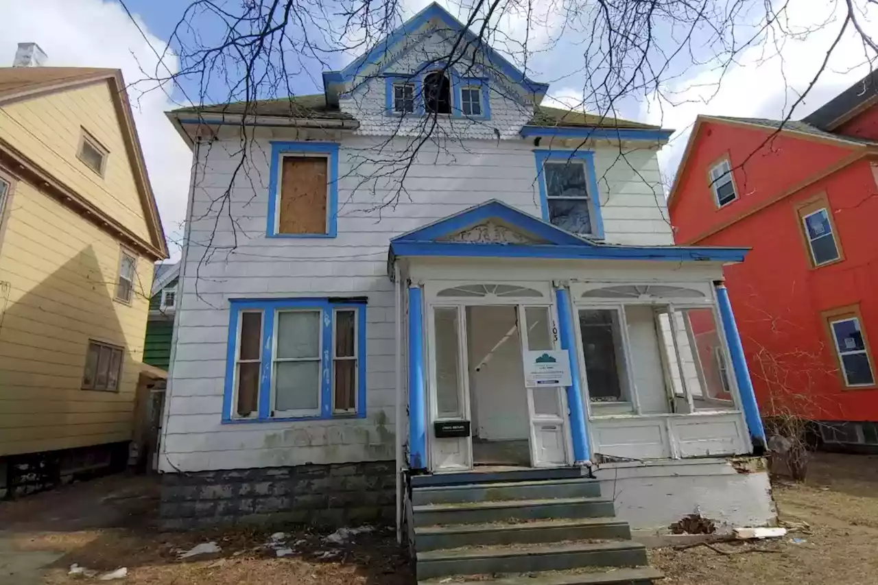 Abandoned New York home goes up for sale for only $2,000