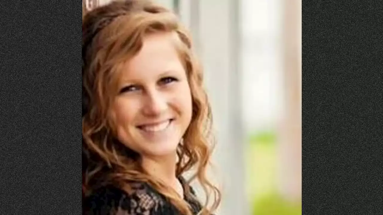 Prosecutor Forced to Drop Sex Assault Charges Against Teacher After She Marries Student