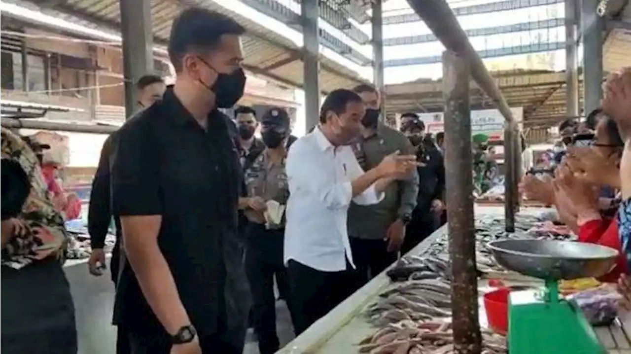 Presiden Jokowi Bagikan BLT Rp 1,2 Juta ke Pedagang Pasar di Binjai Sumut - Tribunnews.com