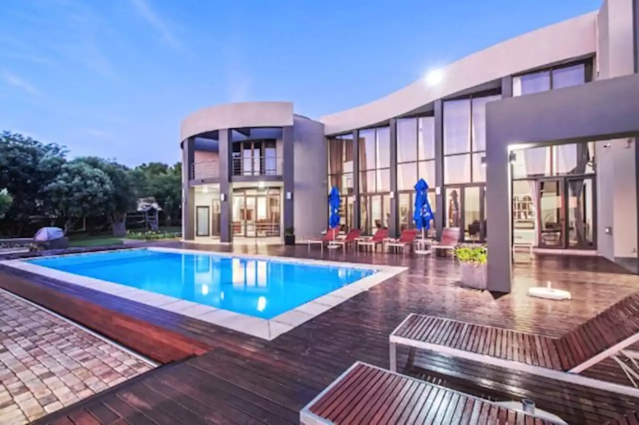 10 luxury estates in Umhlanga, Cape Town and Pretoria selling for higher average prices than their surrounds