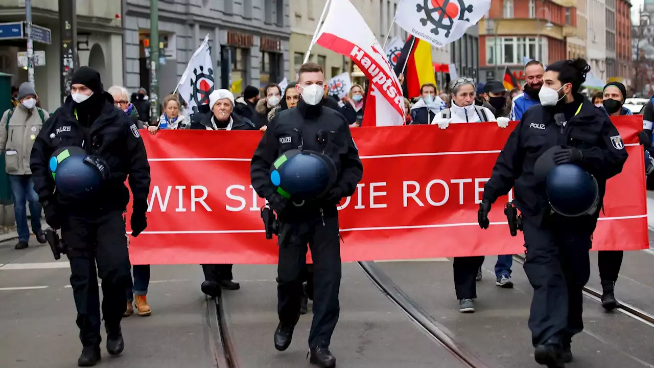 Nur wenige Hundert demonstrieren in Berlin gegen Corona-Maßnahmen