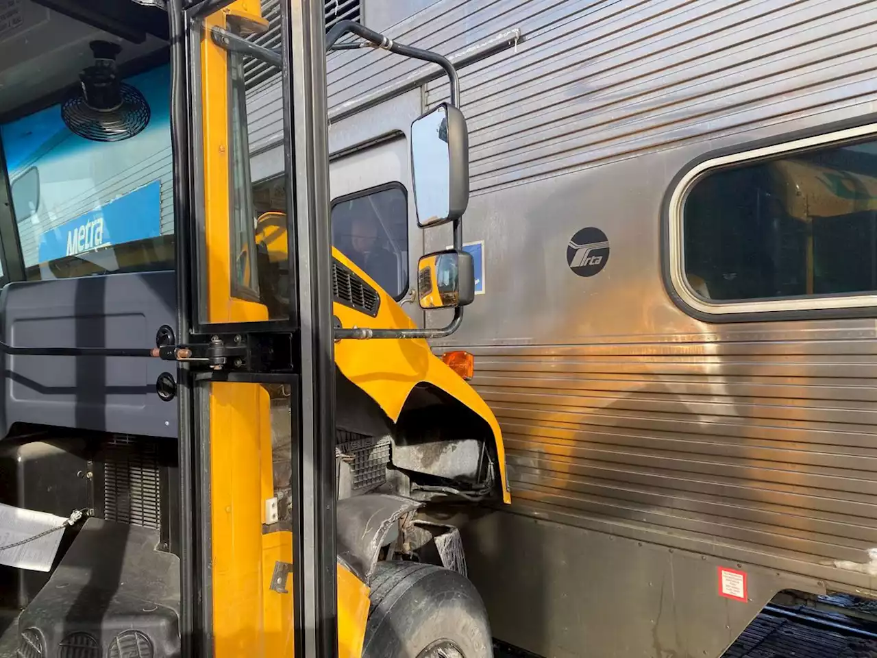 School bus hit by Metra train in Orland Park, nobody hurt