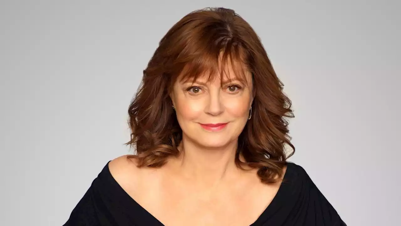 Susan Sarandon Apologizes For Insensitive Tweet On Slain NYC Officer’s Funeral