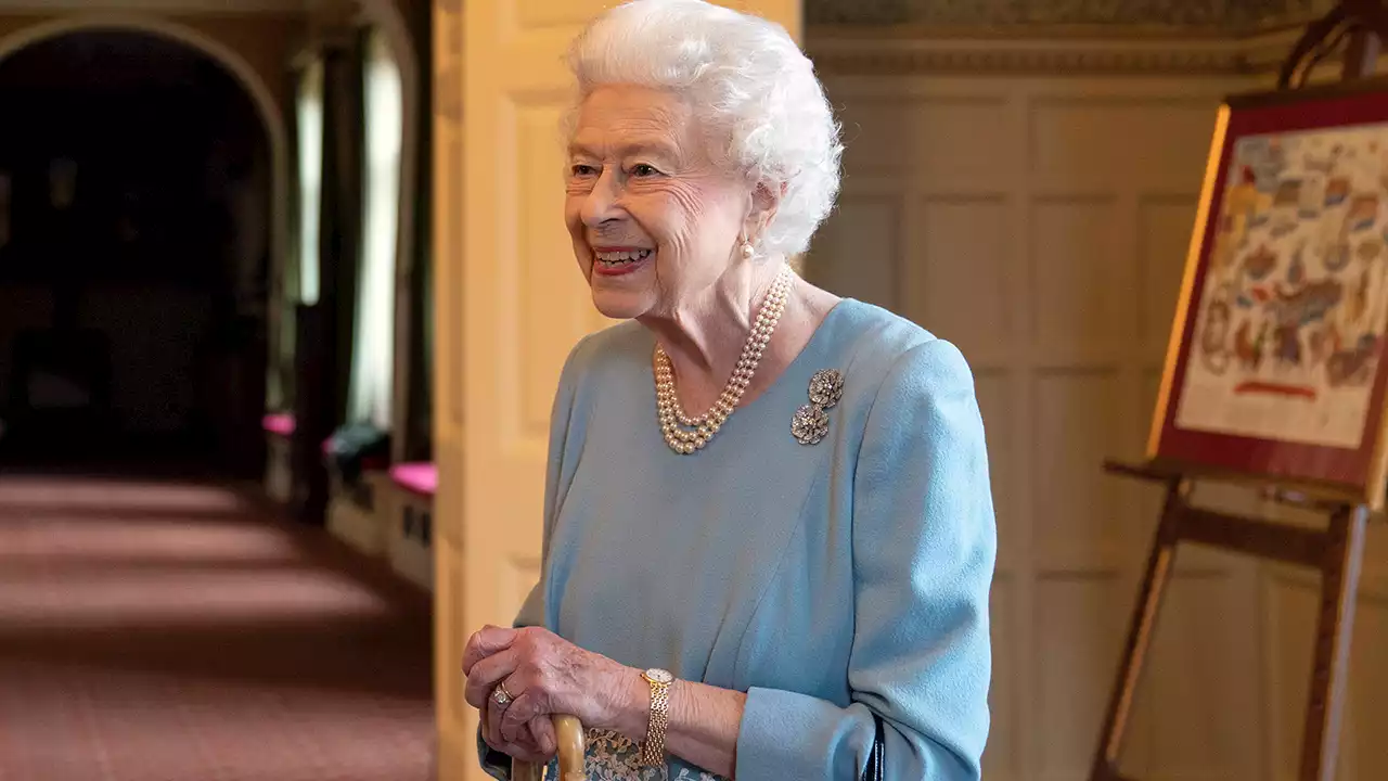 Queen Elizabeth all smiles while attending reception ahead of Platinum Jubilee