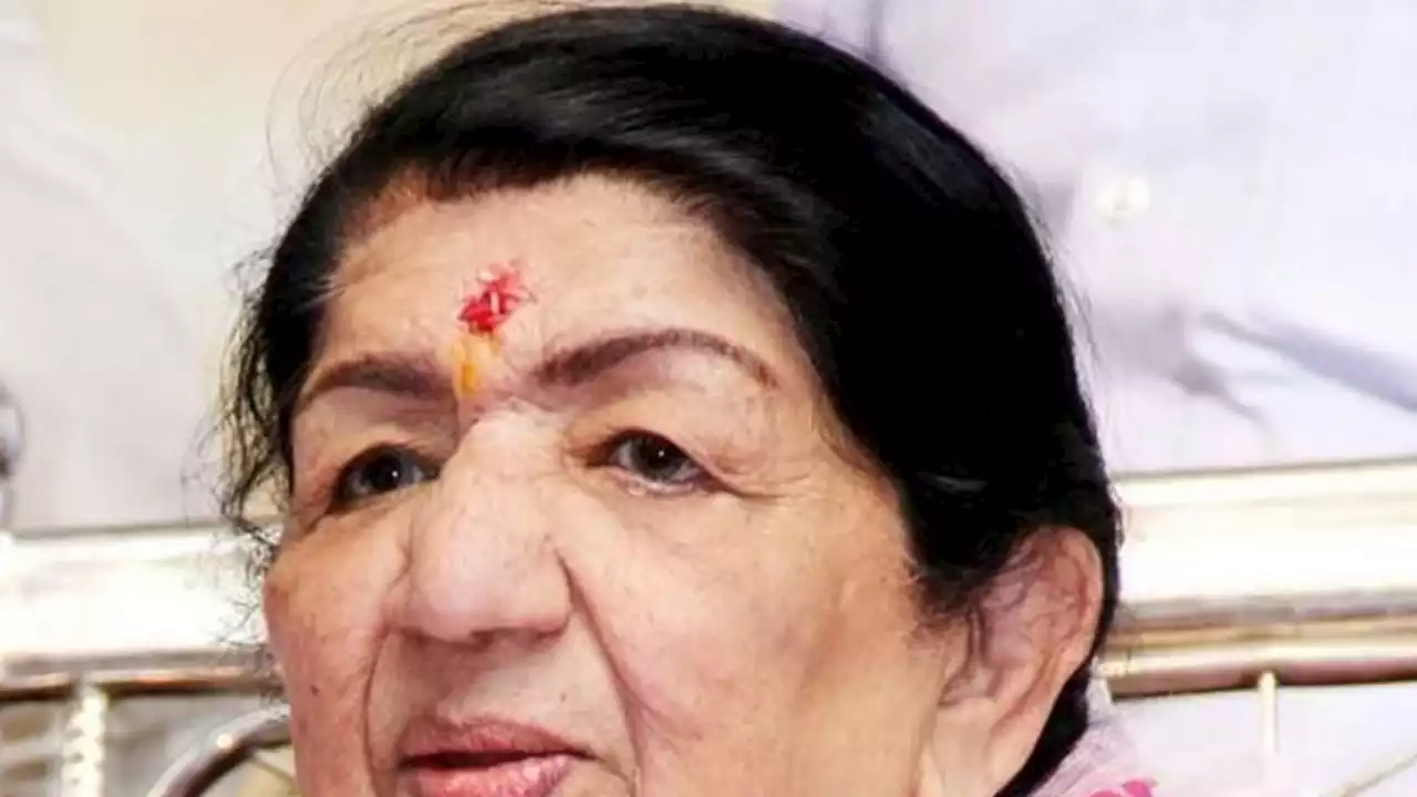 Lata Mangeshkar Health Update: लता मंगेशकर की तबीयत बिगड़ी, फिर वेंटिलेटर पर किया गया शिफ्ट