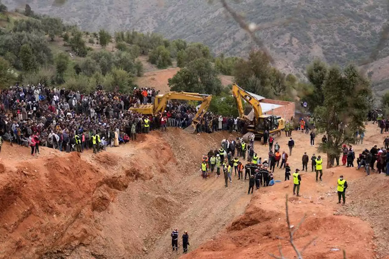 Atrapado en un pozo: los rescatistas están a metros del niño marroquí y trabajan pese al riesgo de desmoronamiento