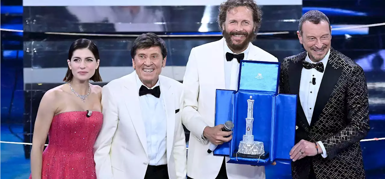 Sanremo 2022, boom di ascolti per la serata cover: 11,4 milioni di spettatori, 60,5% di share. Mai così bene dal Festival di Baudo del 1995