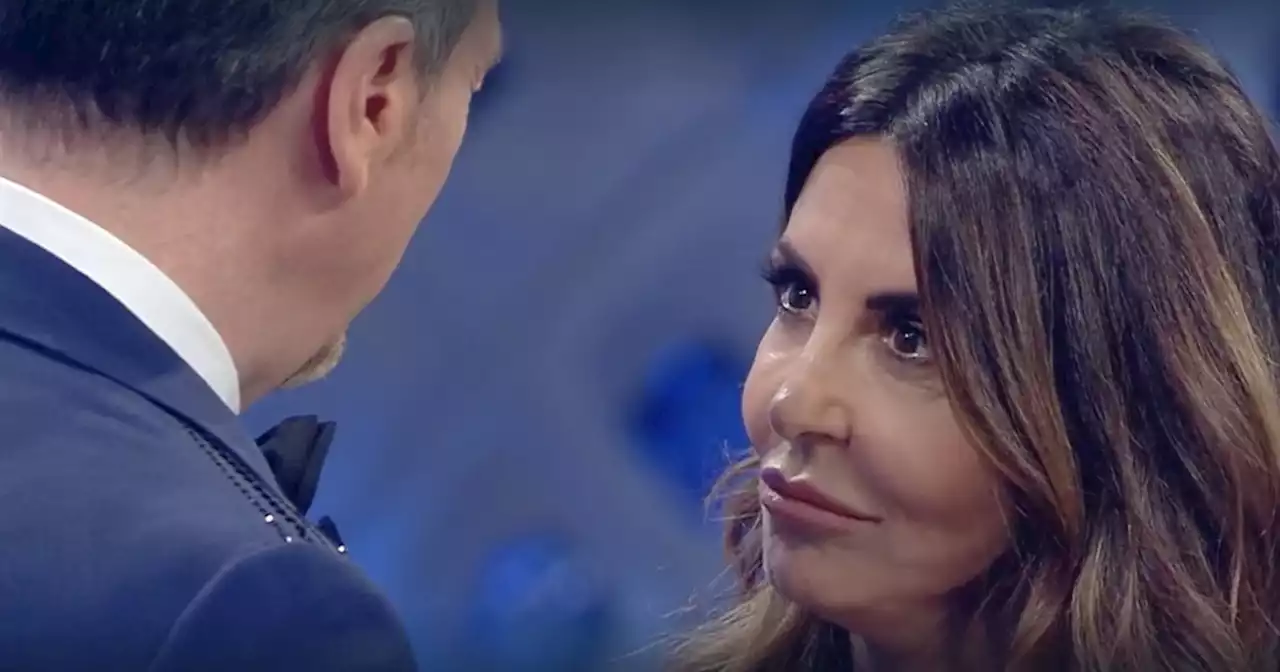 Sanremo 2022, Sabrina Ferilli: 'Mentana surclassato a sinistra'. Strappati i vestiti ad Amadeus, cosa nasconde