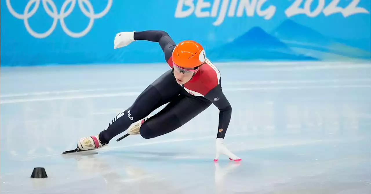 Short track-Schulting sets Olympic record to advance in 500m event