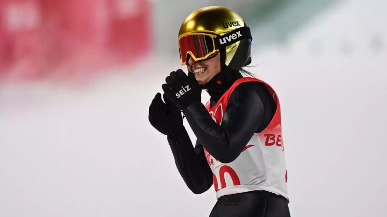 Skispringerin Althaus gewinnt erste deutsche Medaille in Peking