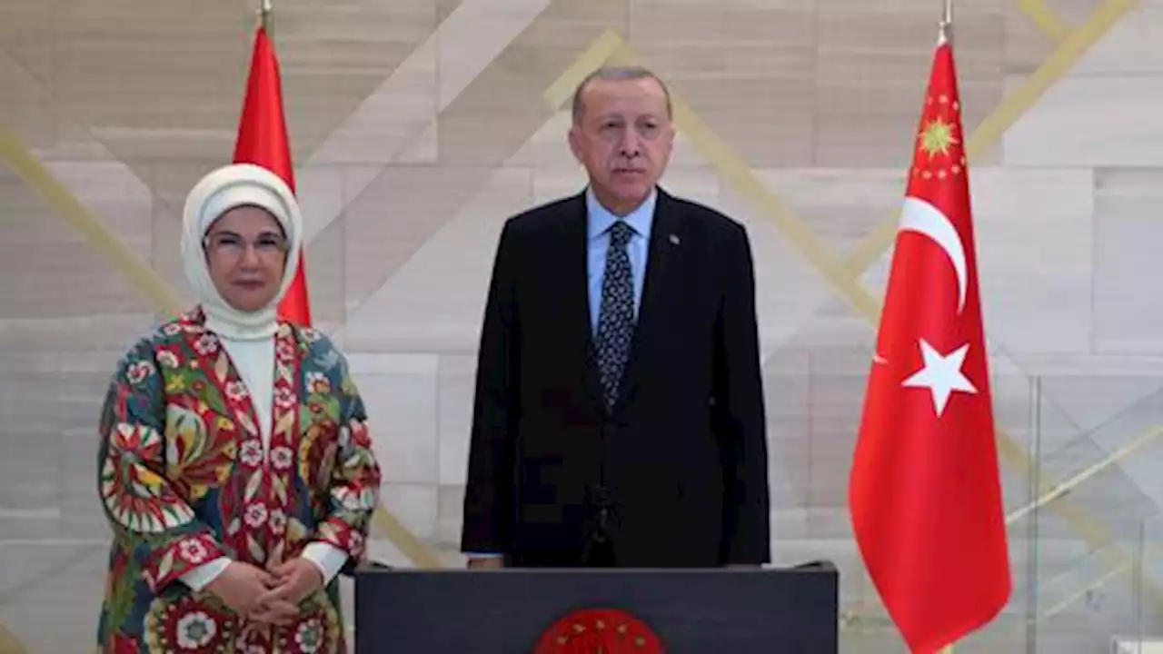 Turkiye's President Erdogan, first lady test positive for Covid-19