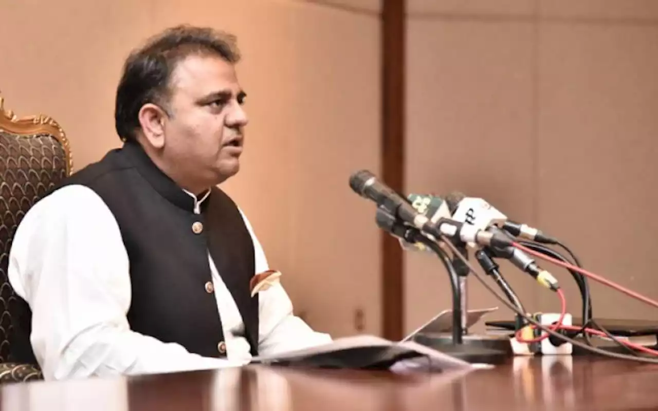 قوم نے ً فروری کو یوم یکجہتی کشمیر اپوزیشن نے ''یوم یکجہتی چوراں'' منایا۔۔ فواد چودھری