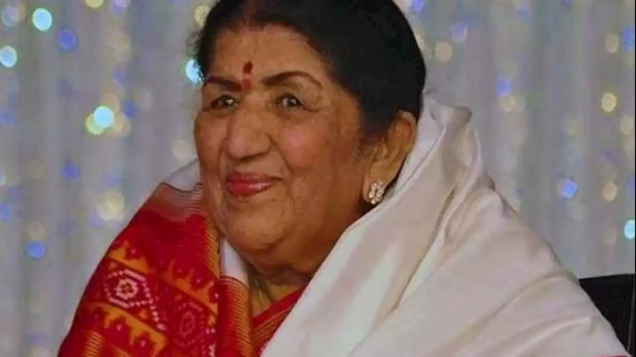 हीरों की शौकीन थीं Lata Mangeshkar, इंटरव्यू में बताया था साड़ियां खरीदना है पसंद