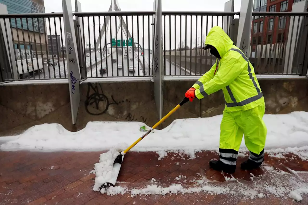 Winter storm blows out to sea, but some areas without power